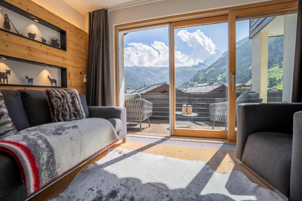 Moderne Wohnung Mit Ausblick Und Viel Sonne เซอร์แมท ภายนอก รูปภาพ